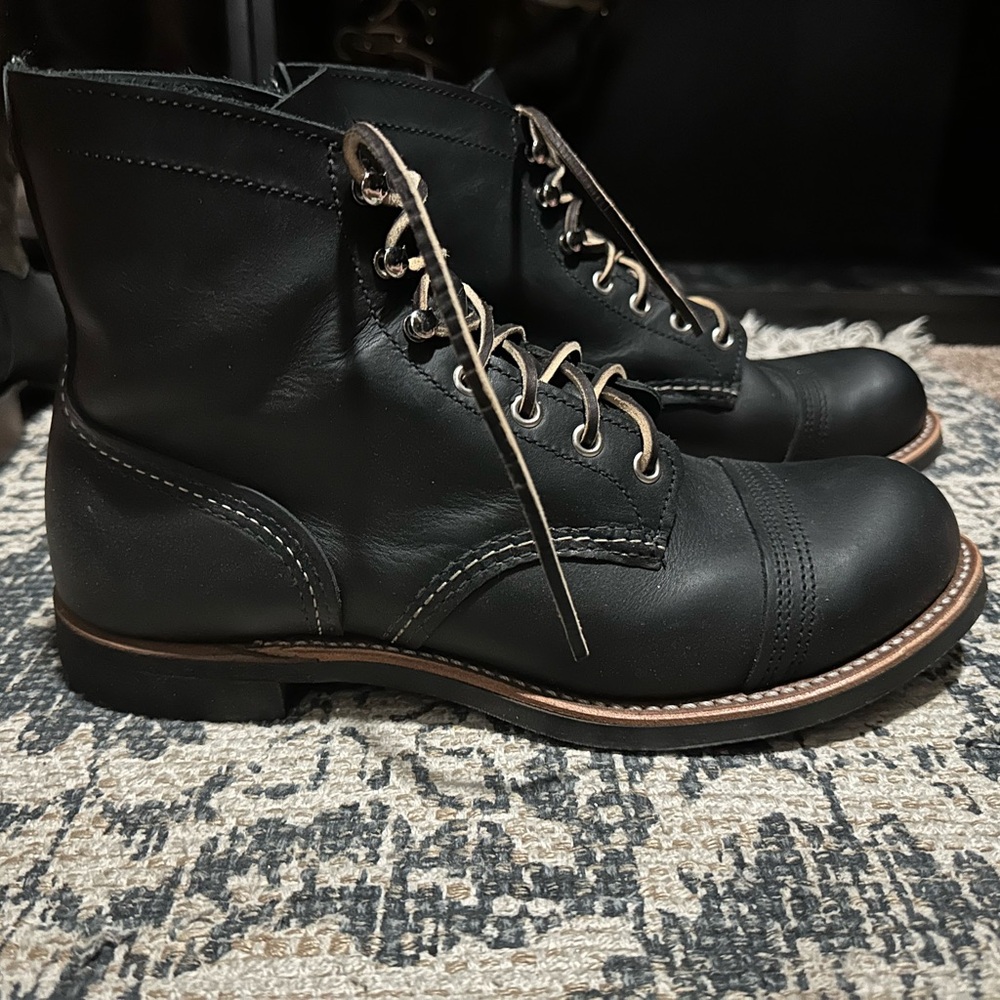 Like brand new iron rangers 10d